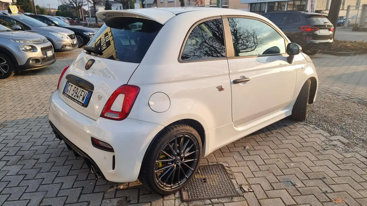 Abarth 695 1.4 turbo t-jet 180cv 5