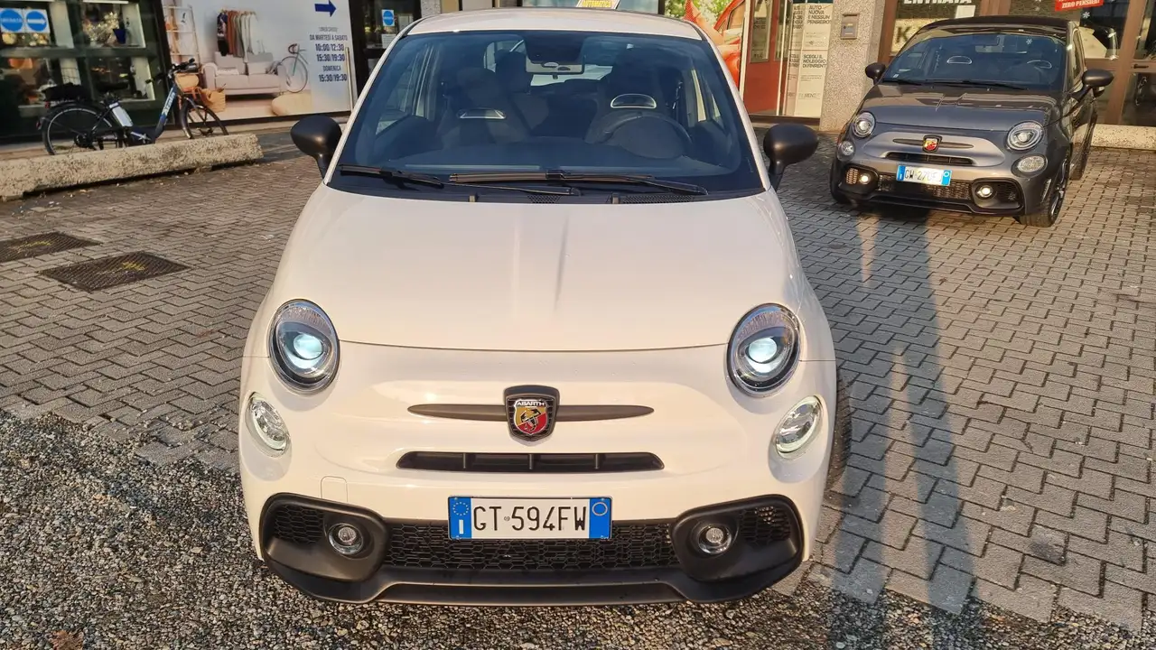 Abarth 695 1.4 turbo t-jet 180cv 3