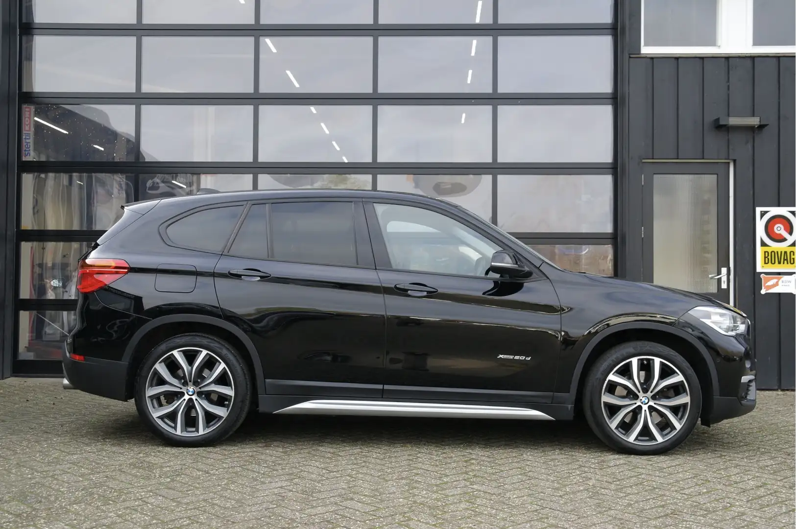 BMW X1 xDrive20d High Executive | Head-Up | Leder | Memor Schwarz - 2