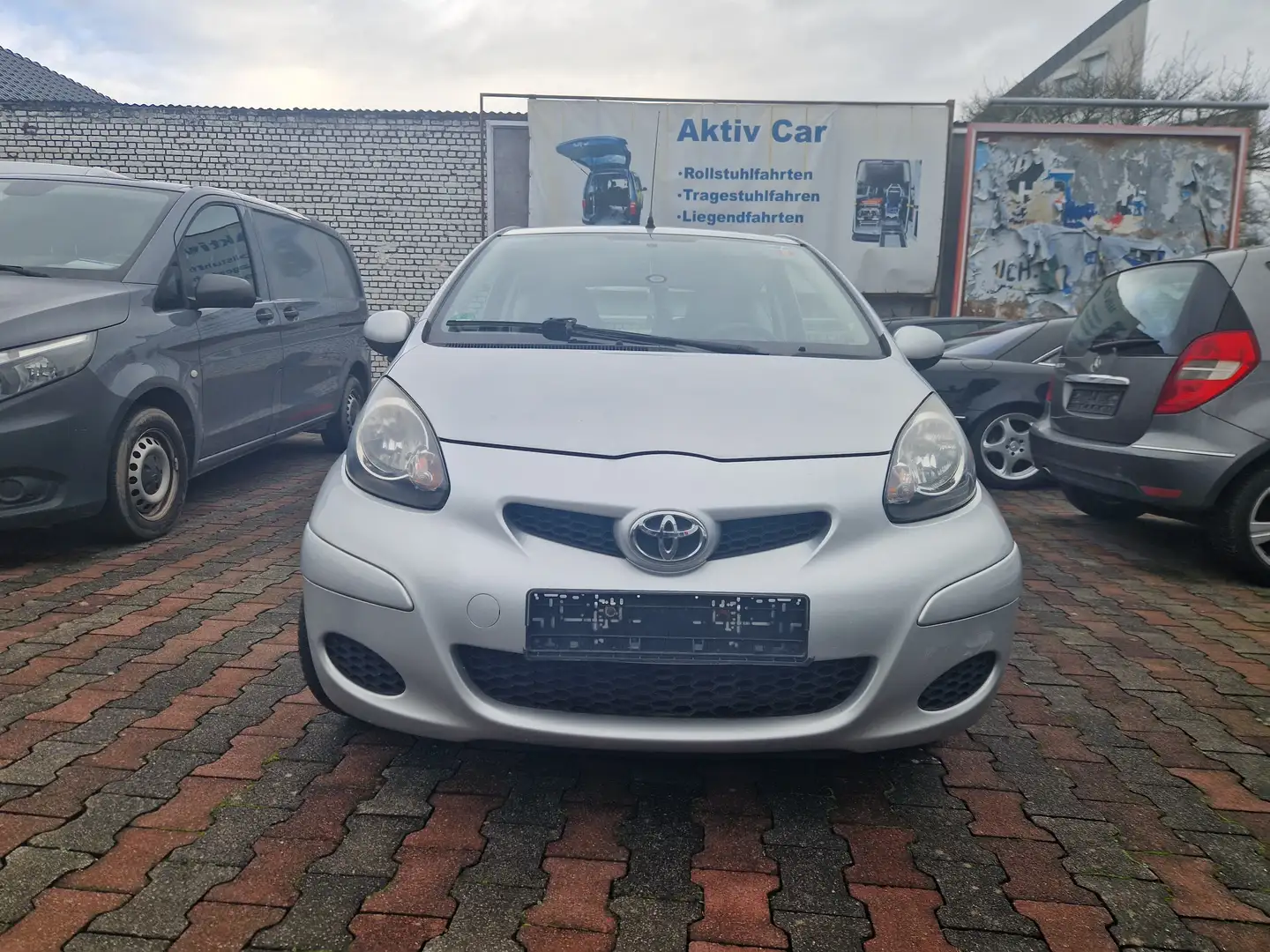 Toyota Aygo City Grijs - 1