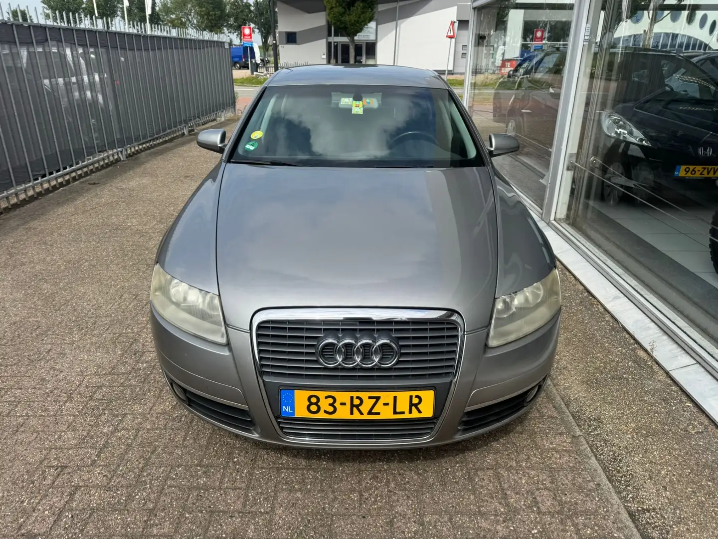 Audi A6 Limousine 2.4 Pro Line | Youngtimer bijtelling vri Grijs - 2