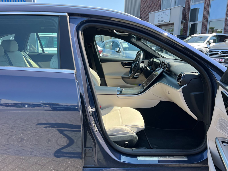Mercedes-Benz C 200 T d 2x Avantgarde OLED-AMB-ARTICO Creme — photo 12
