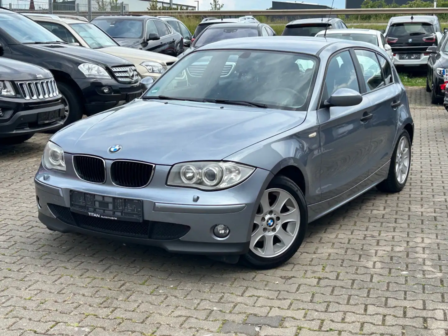 BMW 116 i Advantage 5-türig Klima PDC Xenon SHZ TÜV Blau - 1