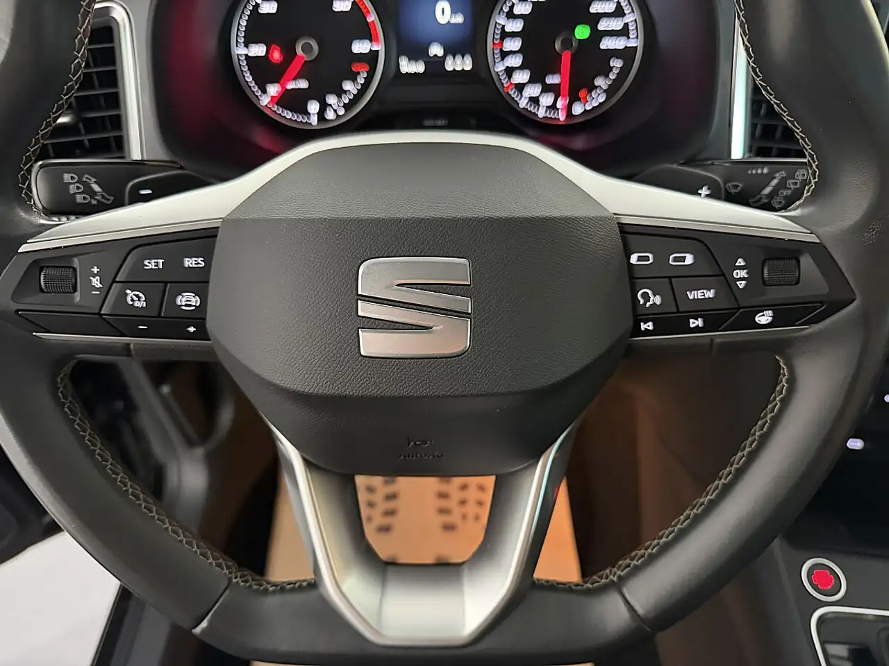 SEAT Ateca 2,0TDI DSG 4Drive Style *ALLRAD*LED*NAVI*AHK*Al..., миниатюра 7
