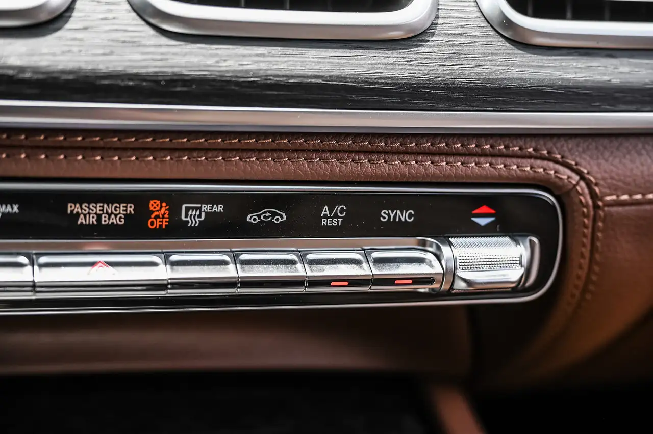 Mercedes-Benz GLS снимка Mercedes-Benz GLS