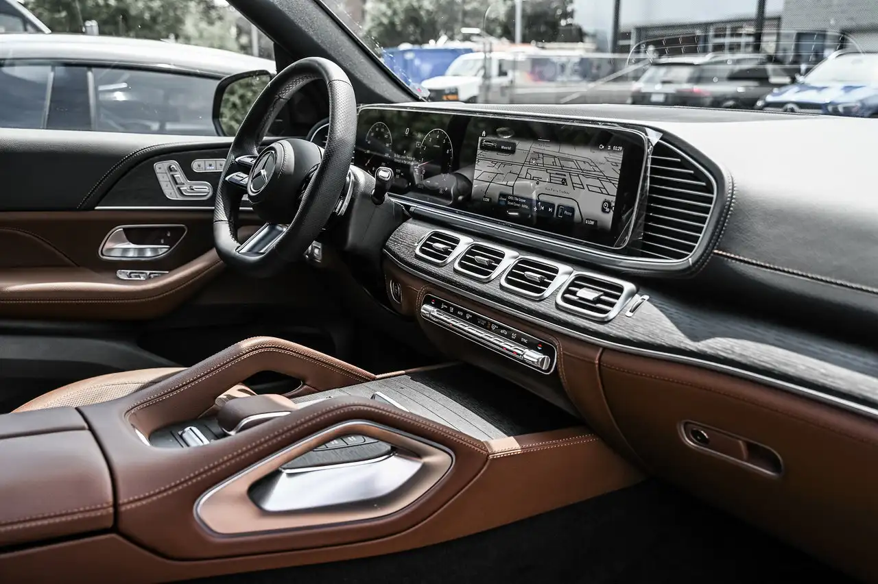 Mercedes-Benz GLS снимка Mercedes-Benz GLS