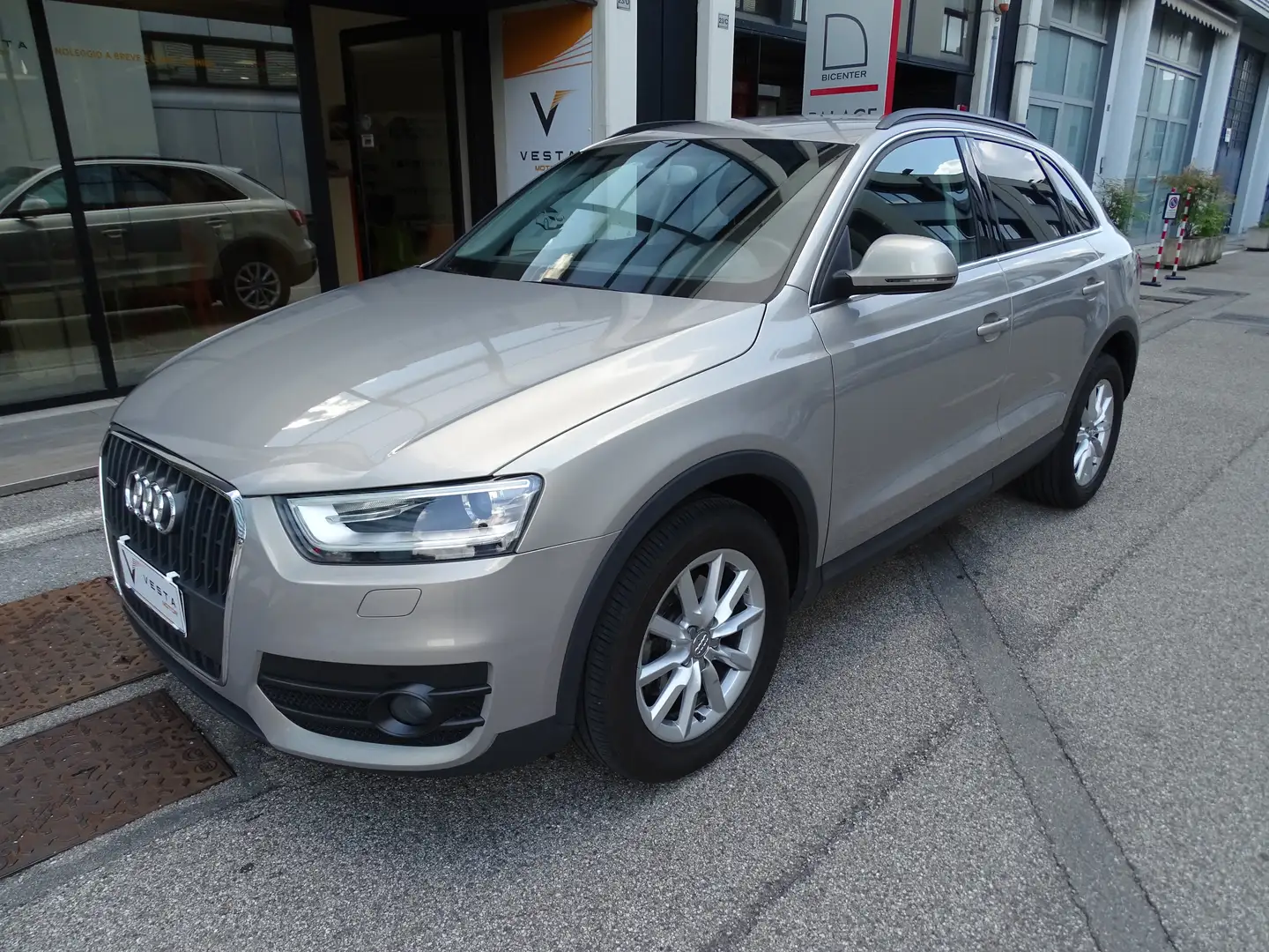Audi Q3 Q3 2.0 tdi Advanced Plus quattro 177cv s-tronic Stříbrná - 1