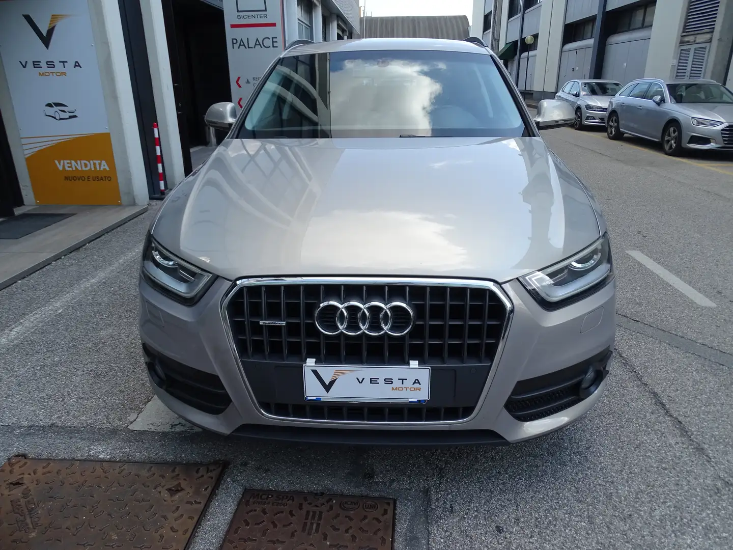 Audi Q3 Q3 2.0 tdi Advanced Plus quattro 177cv s-tronic Stříbrná - 2