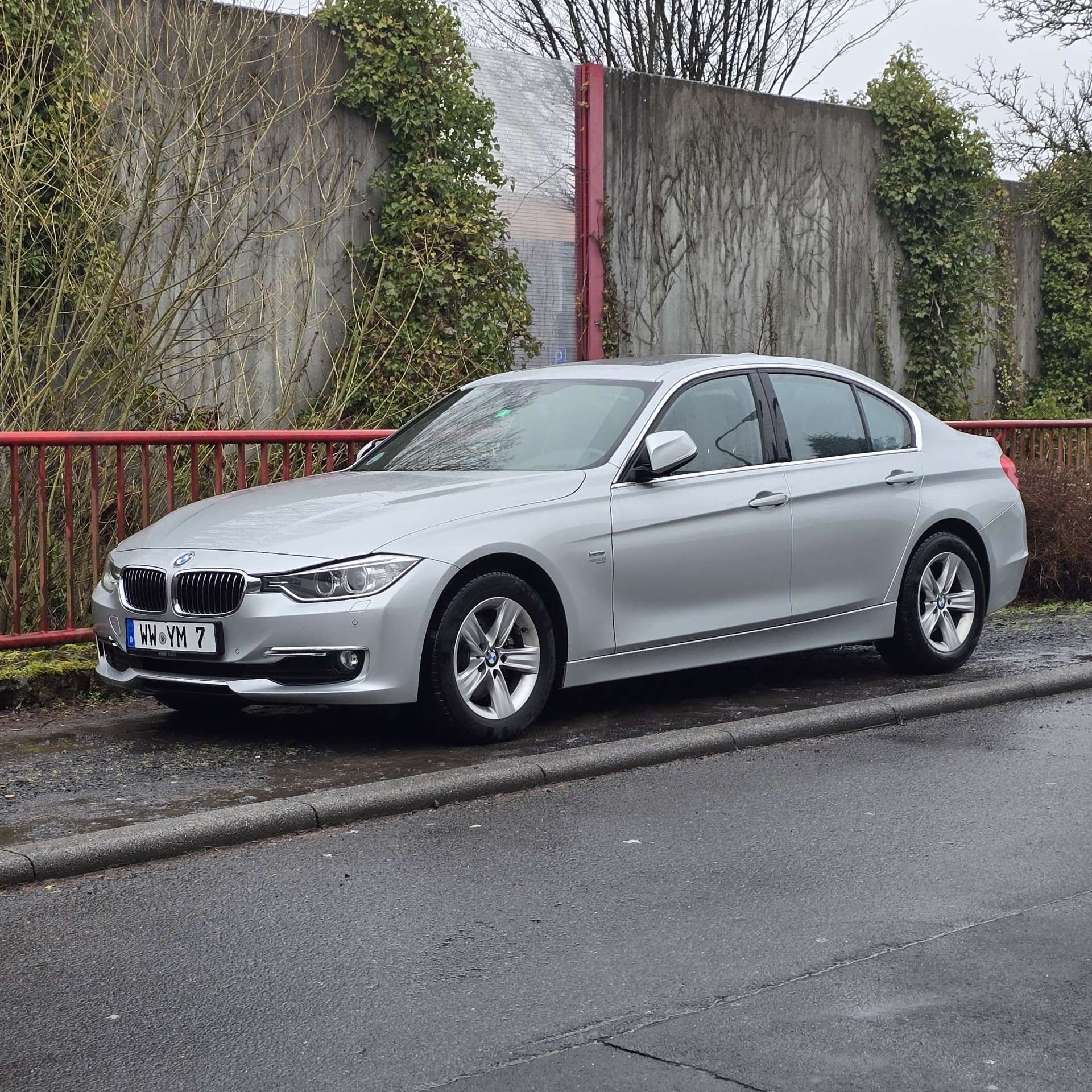 Second hand Bmw 3 Series 320