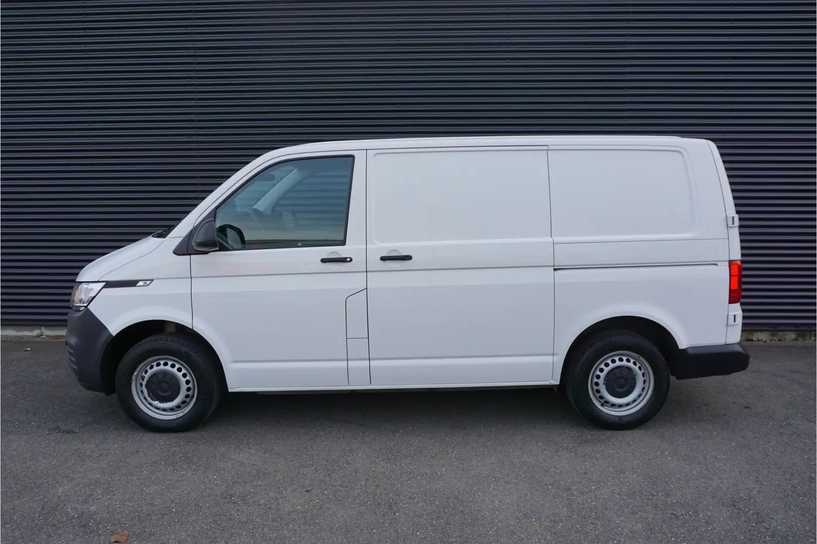 Volkswagen Transporter 110pk L1H1 2x Schuifdeur Trekhaak Apple Carplay St Blanc - 2