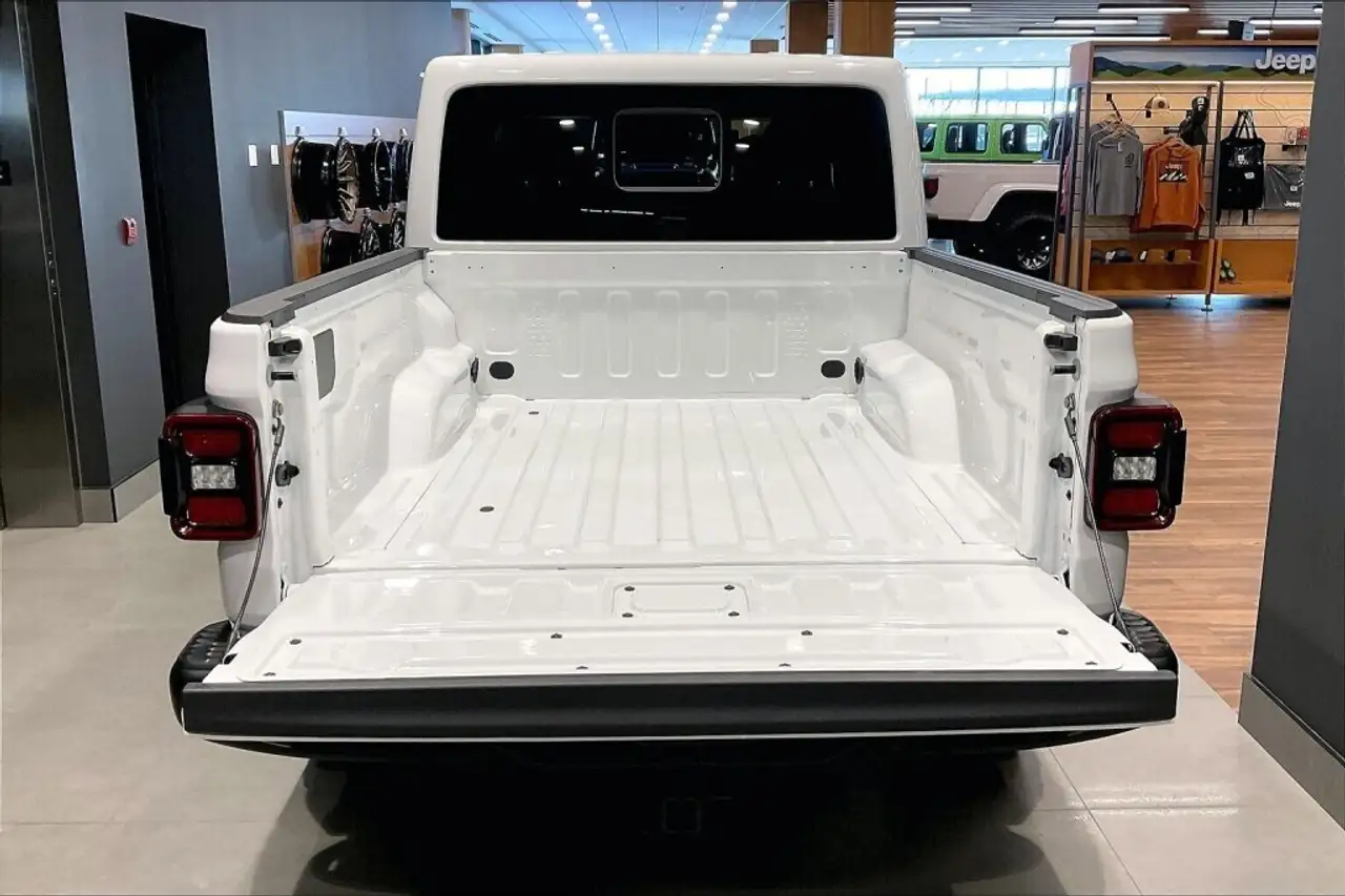 Jeep Gladiator снимка Jeep Gladiator
