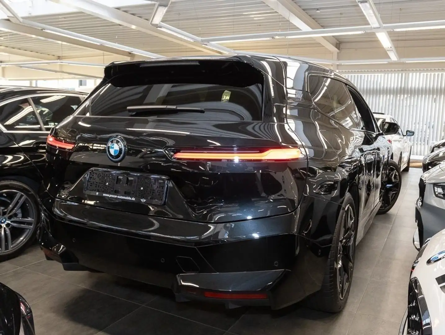 BMW iX xDrive40 Sportpaket Head-Up HK HiFi DAB LED Schwarz - 2