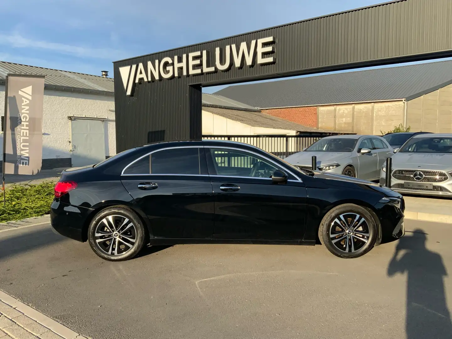 Mercedes-Benz A 180 7G-DCT Lim. Progressive Advanced Zwart - 1