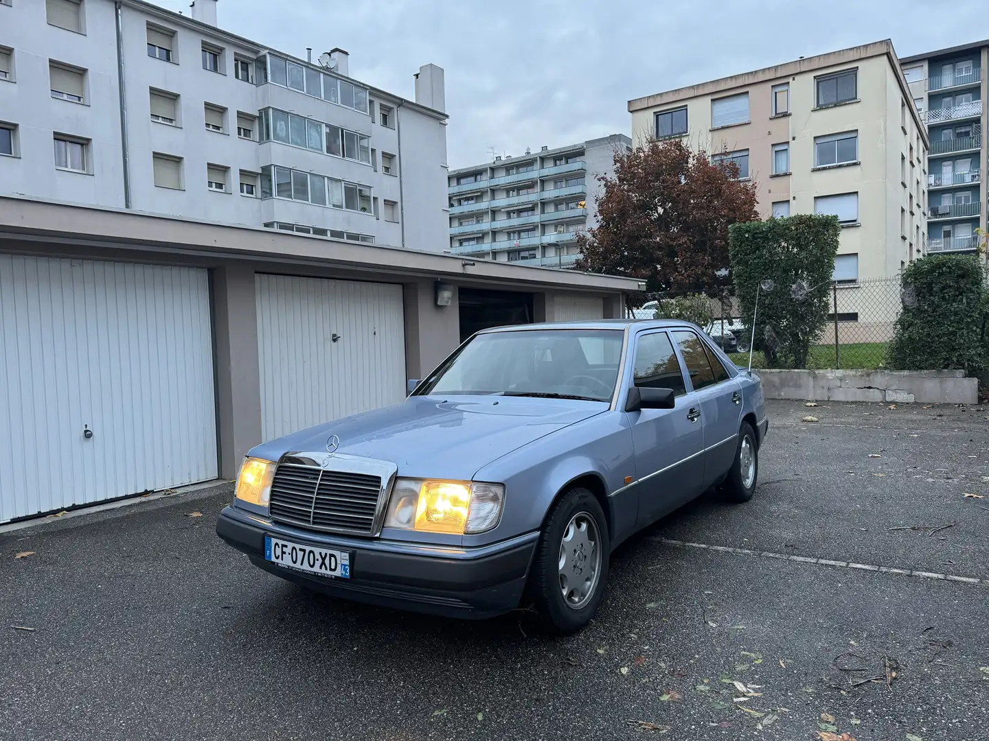 Mercedes-Benz E 250 Turbo diesel - 1