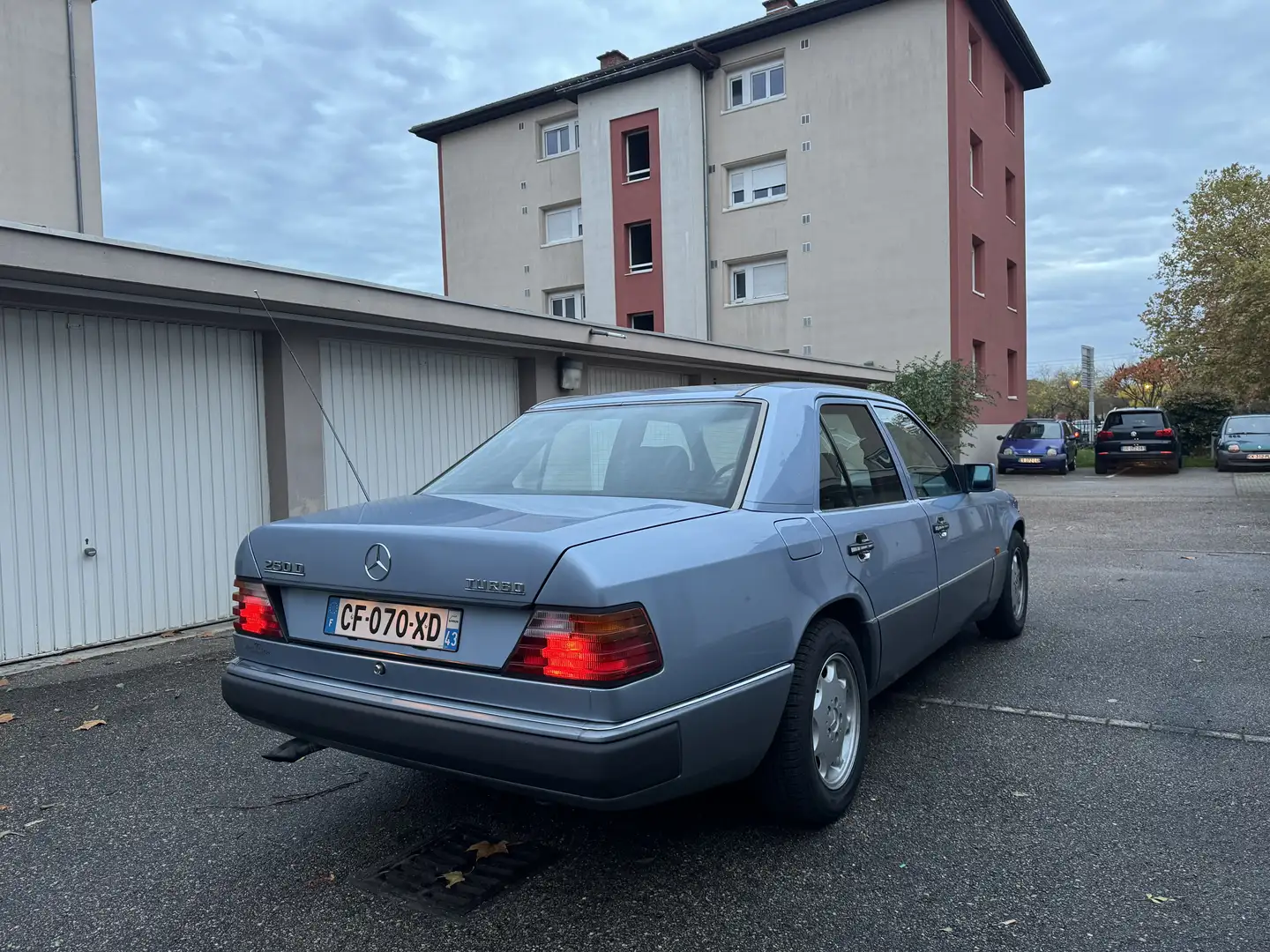 Mercedes-Benz E 250 Turbo diesel - 2