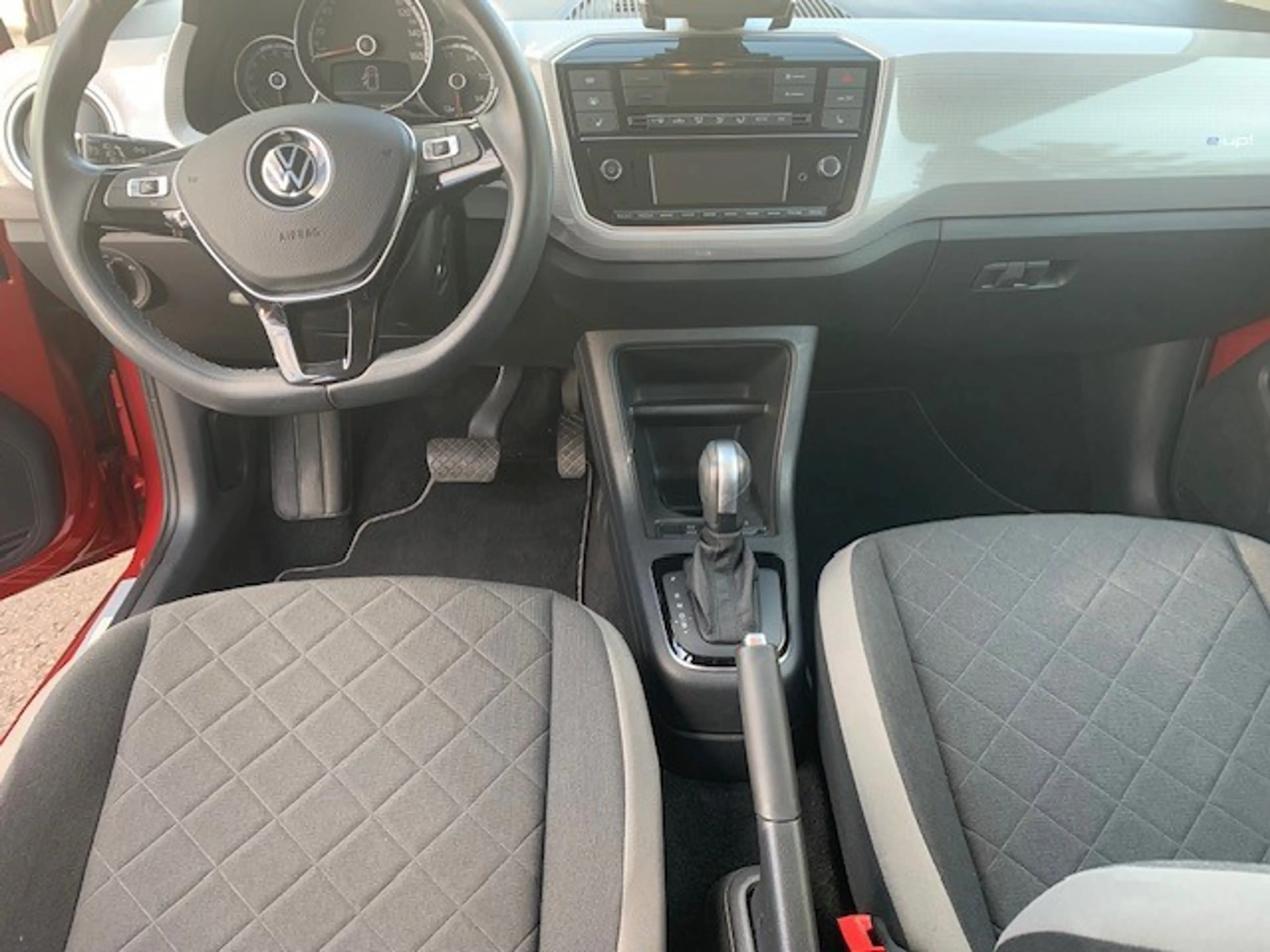 Volkswagen e-up! 83cv — photo 3