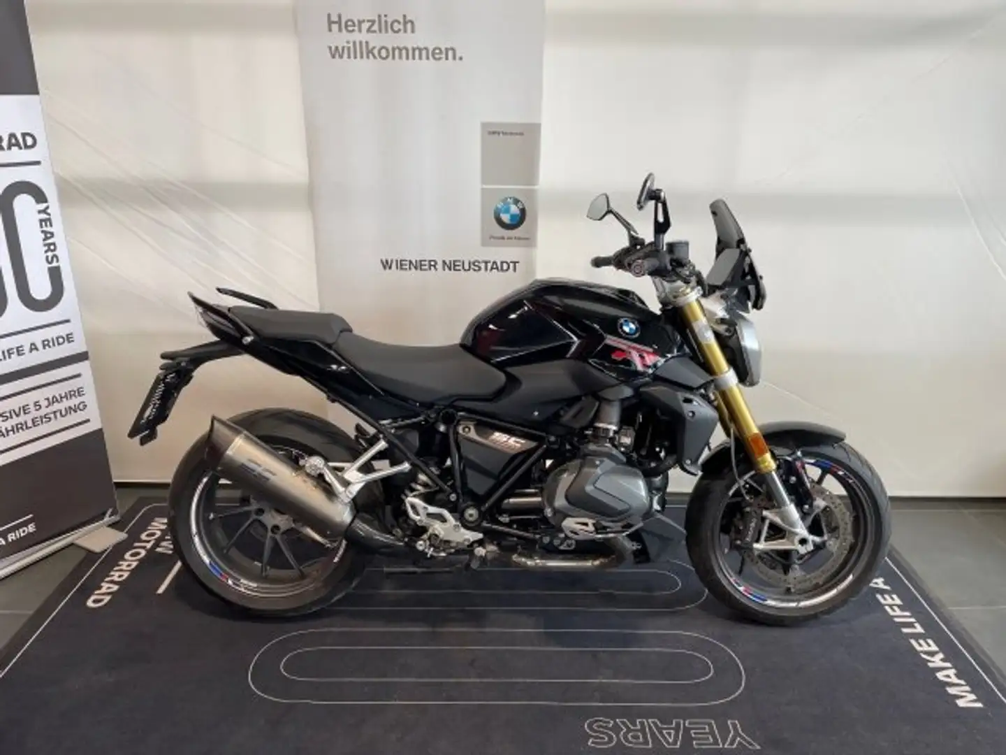 BMW R 1250 R R 1250 R Schwarz - 2