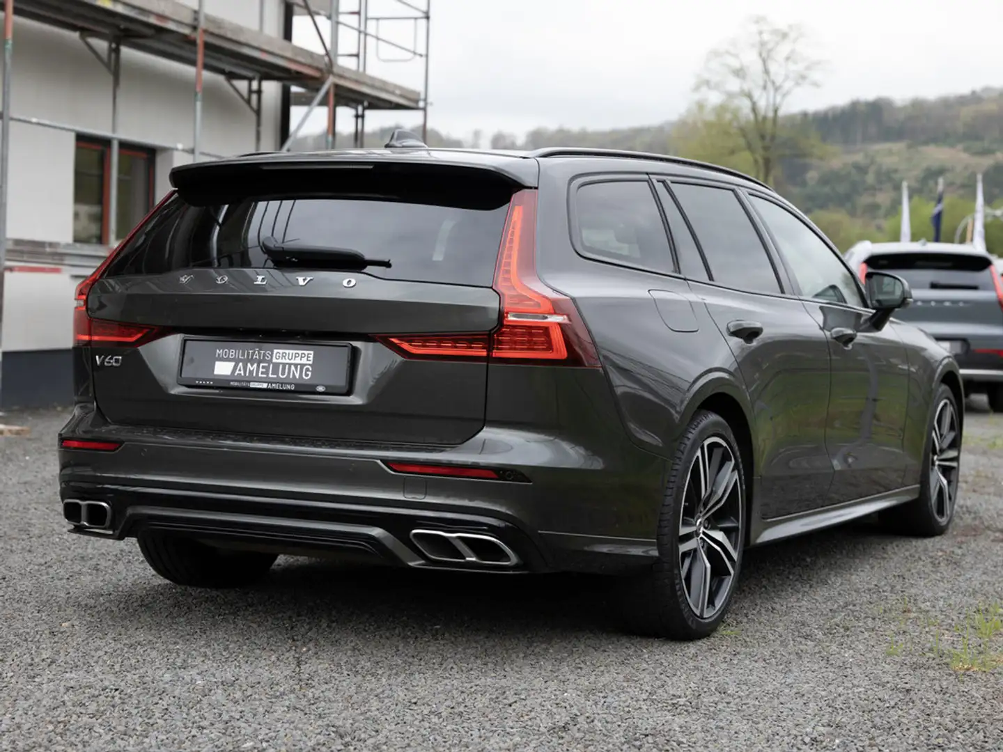 Volvo V60 T8 AWD Recharge Geartronic RDesign AHK Grey - 2