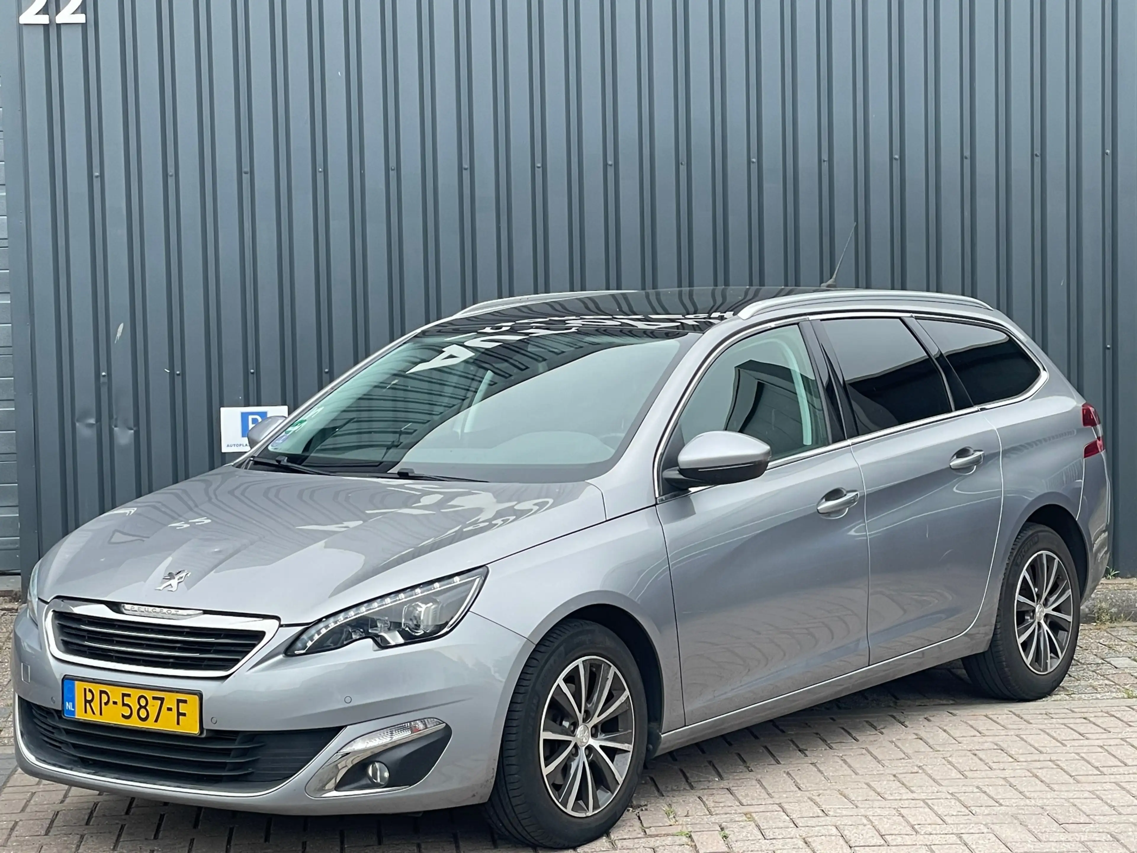 Peugeot 308 SW 1.2 PureTech Allure|Pano|Trekhaak|Navi|Cam|PDC| — photo 2