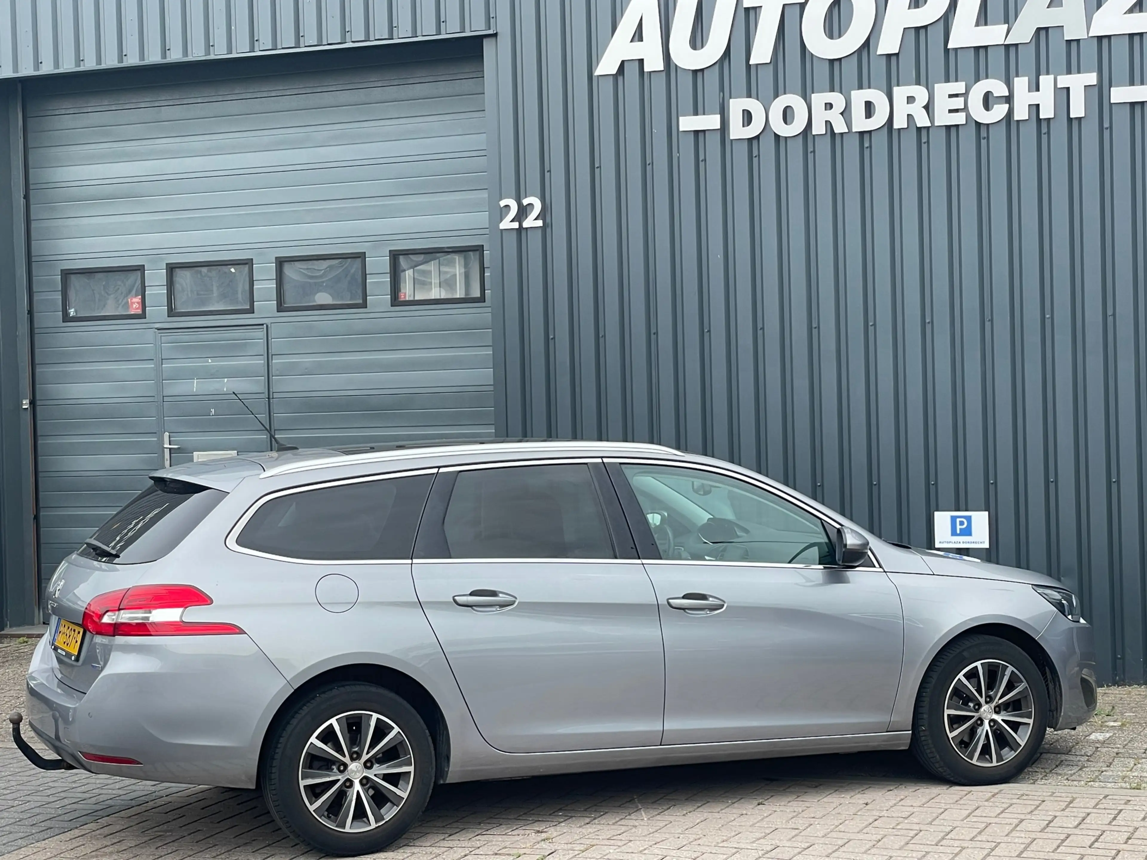 Peugeot 308 SW 1.2 PureTech Allure|Pano|Trekhaak|Navi|Cam|PDC| — photo 5