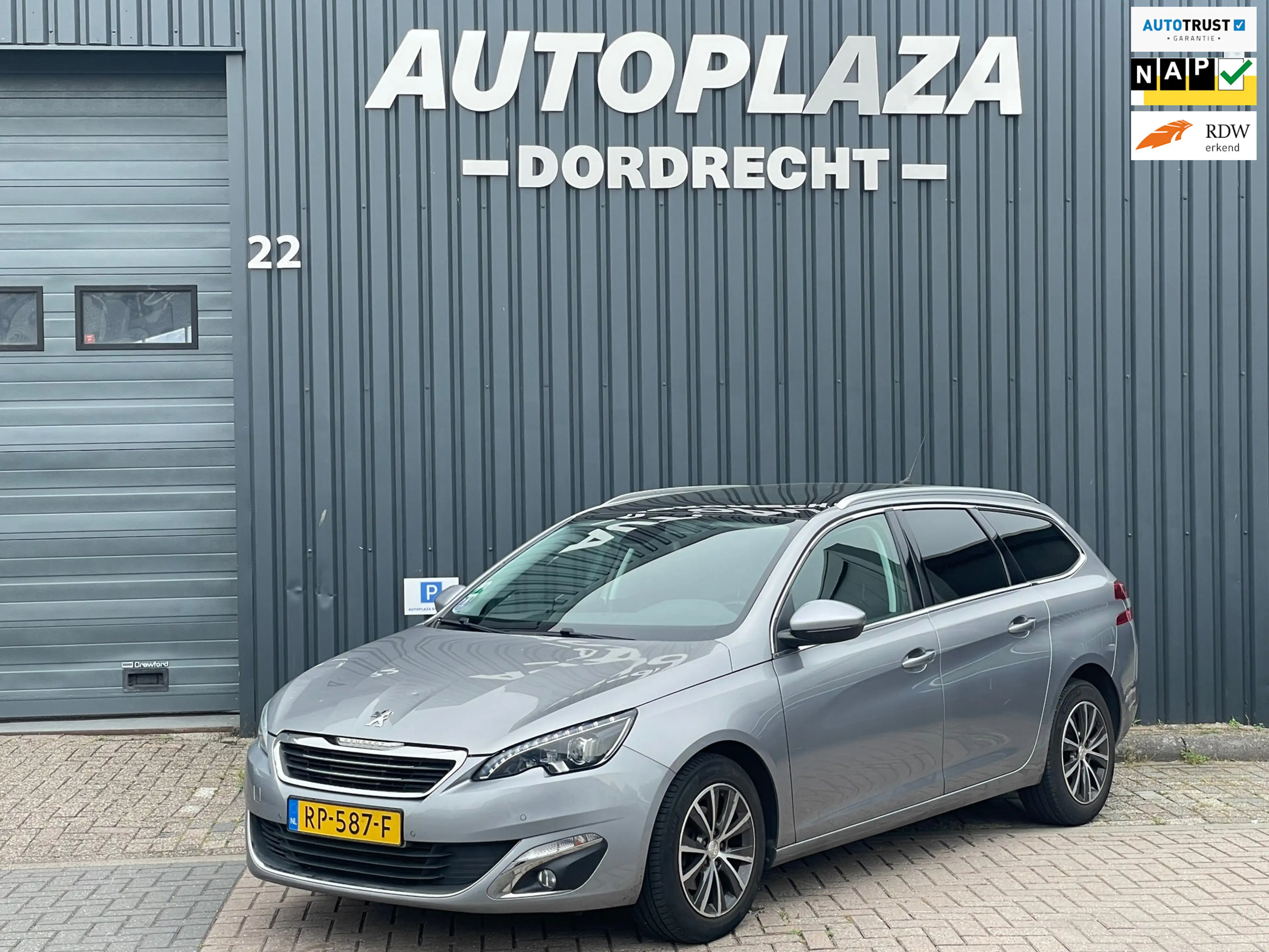 Peugeot 308 SW 1.2 PureTech Allure|Pano|Trekhaak|Navi|Cam|PDC|