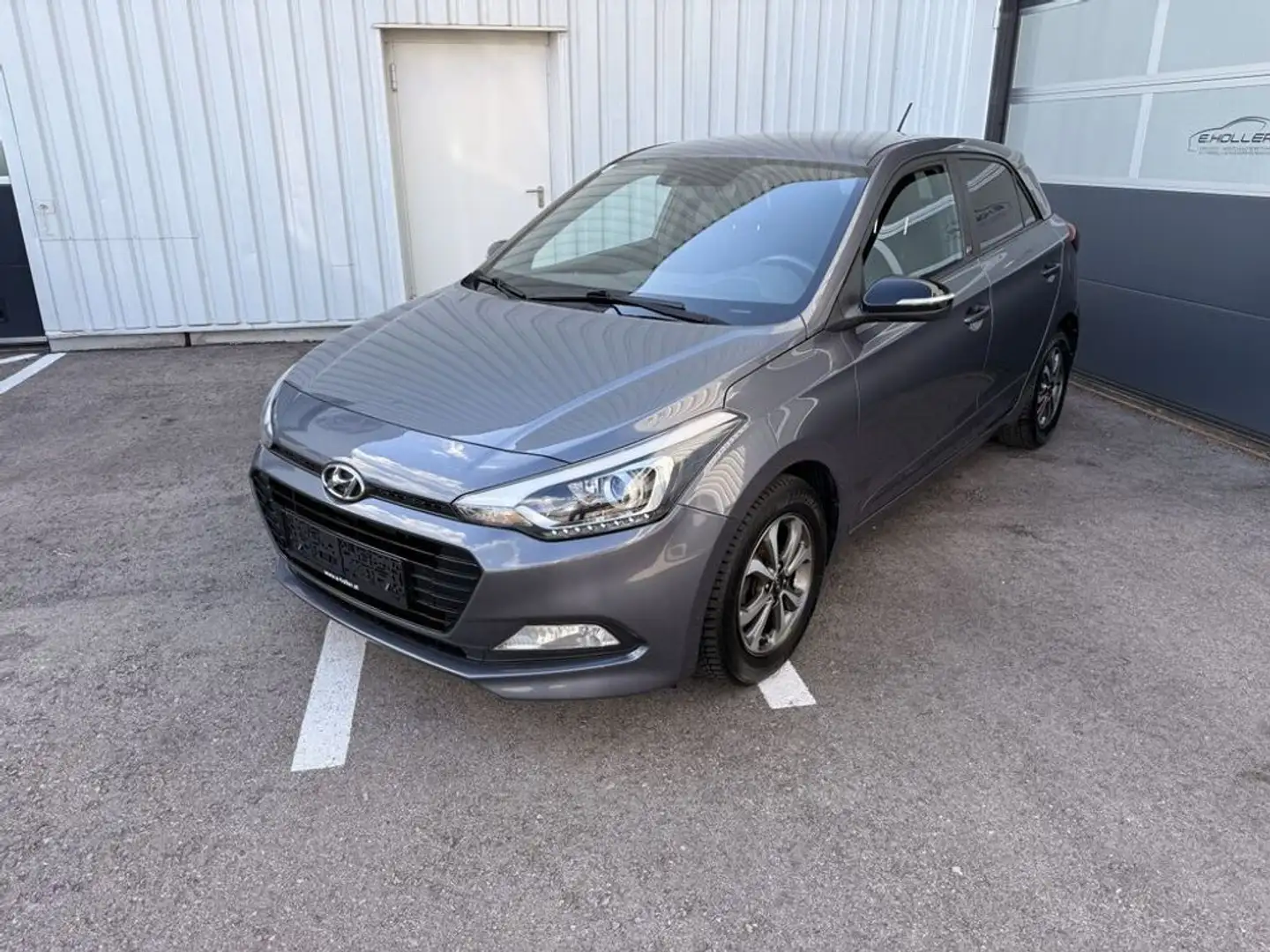 Hyundai i20 Go Plus Grau - 1