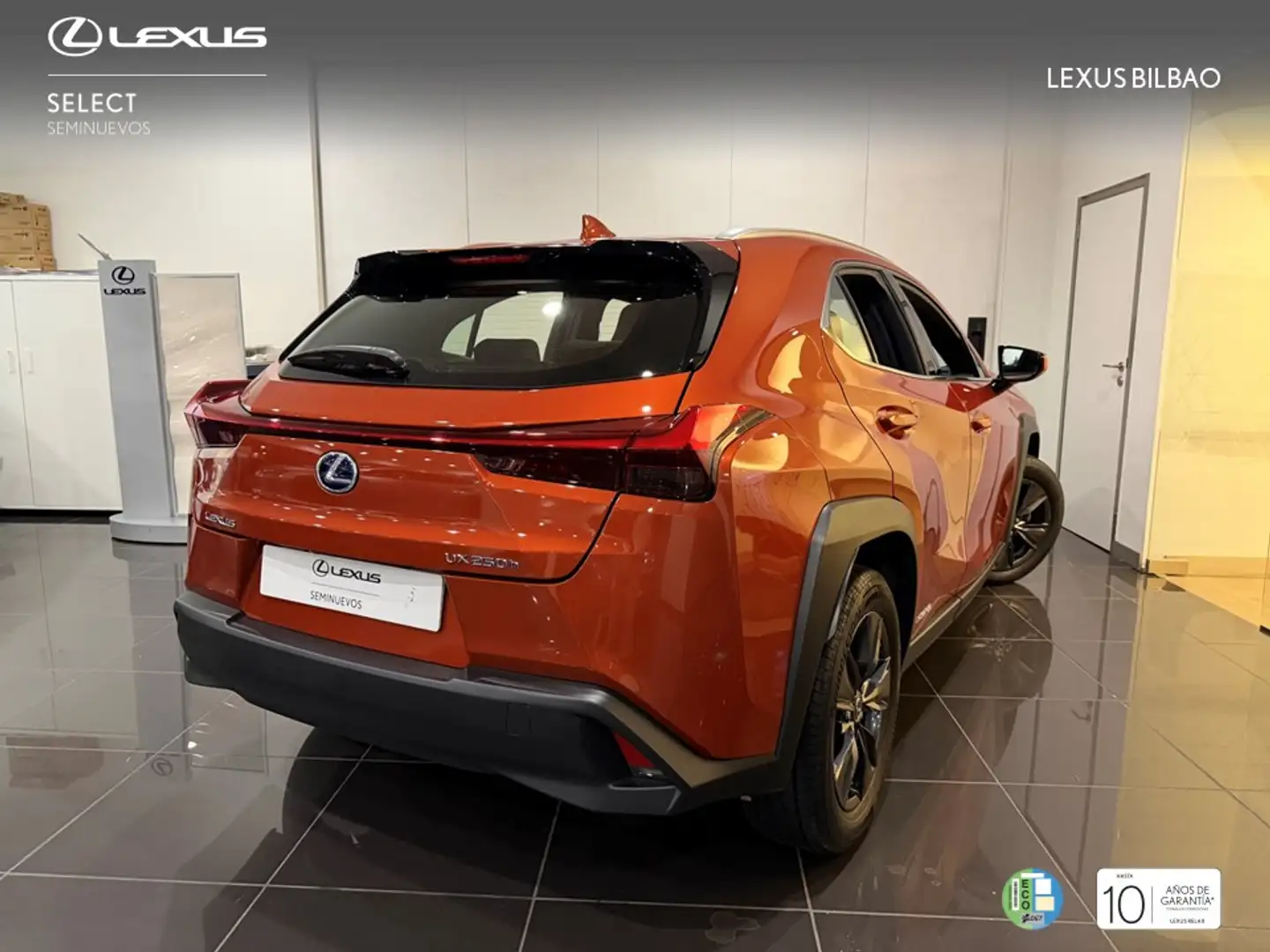 Lexus UX 250h Business 2WD Orange - 2
