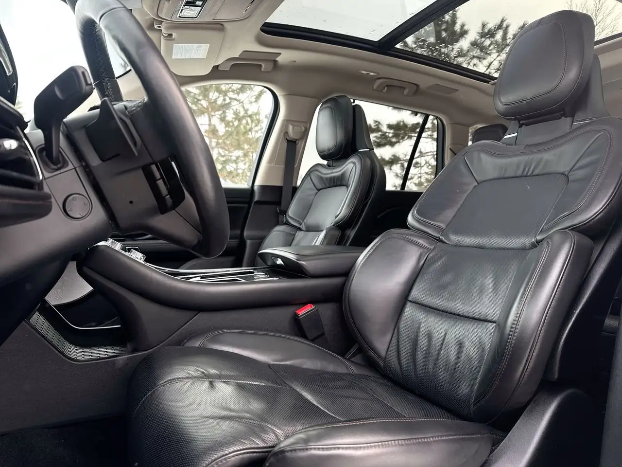 Lincoln Aviator снимка Lincoln Aviator