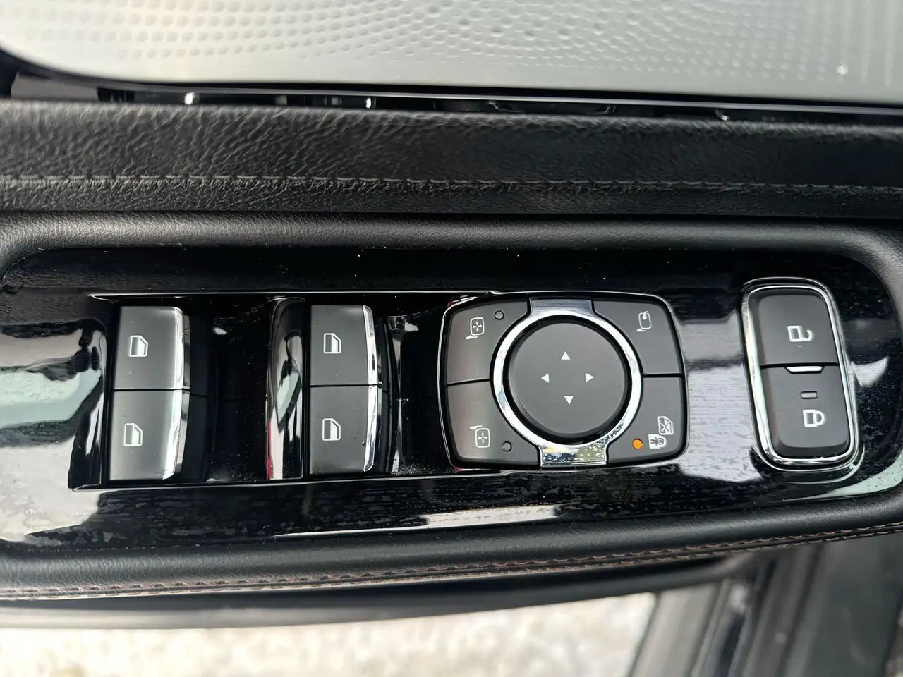 Lincoln Aviator снимка Lincoln Aviator