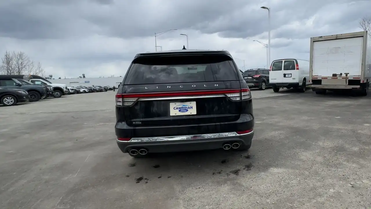 Lincoln Aviator снимка Lincoln Aviator