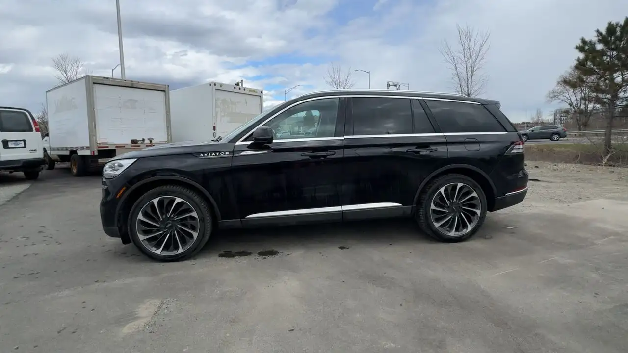 Lincoln Aviator снимка Lincoln Aviator