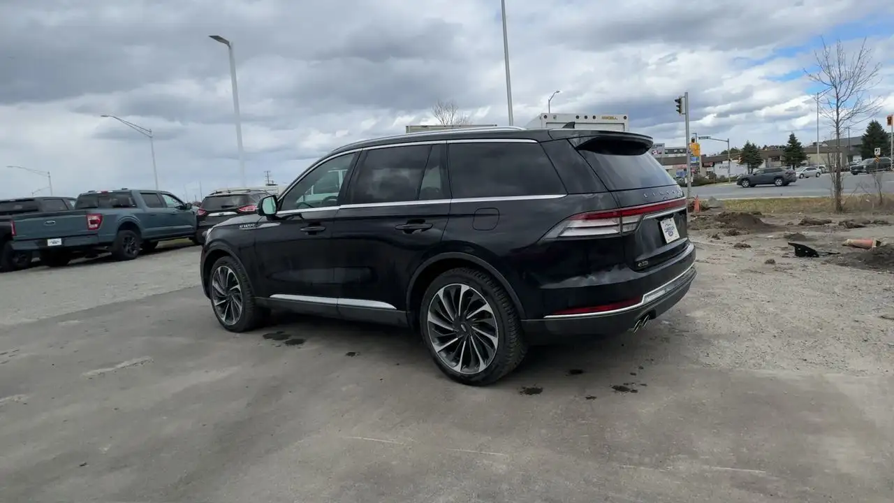 Lincoln Aviator снимка Lincoln Aviator