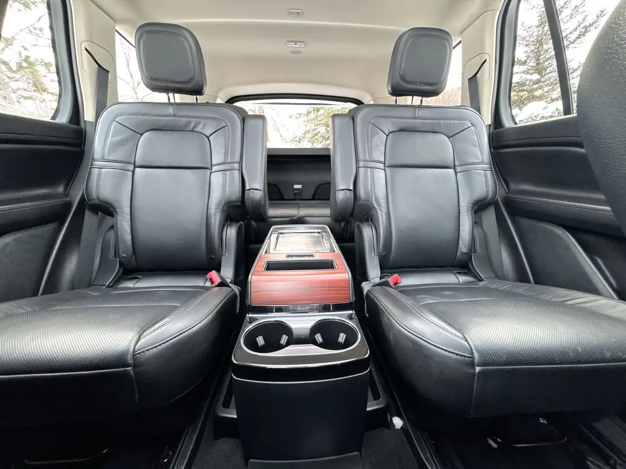 Lincoln Aviator снимка Lincoln Aviator