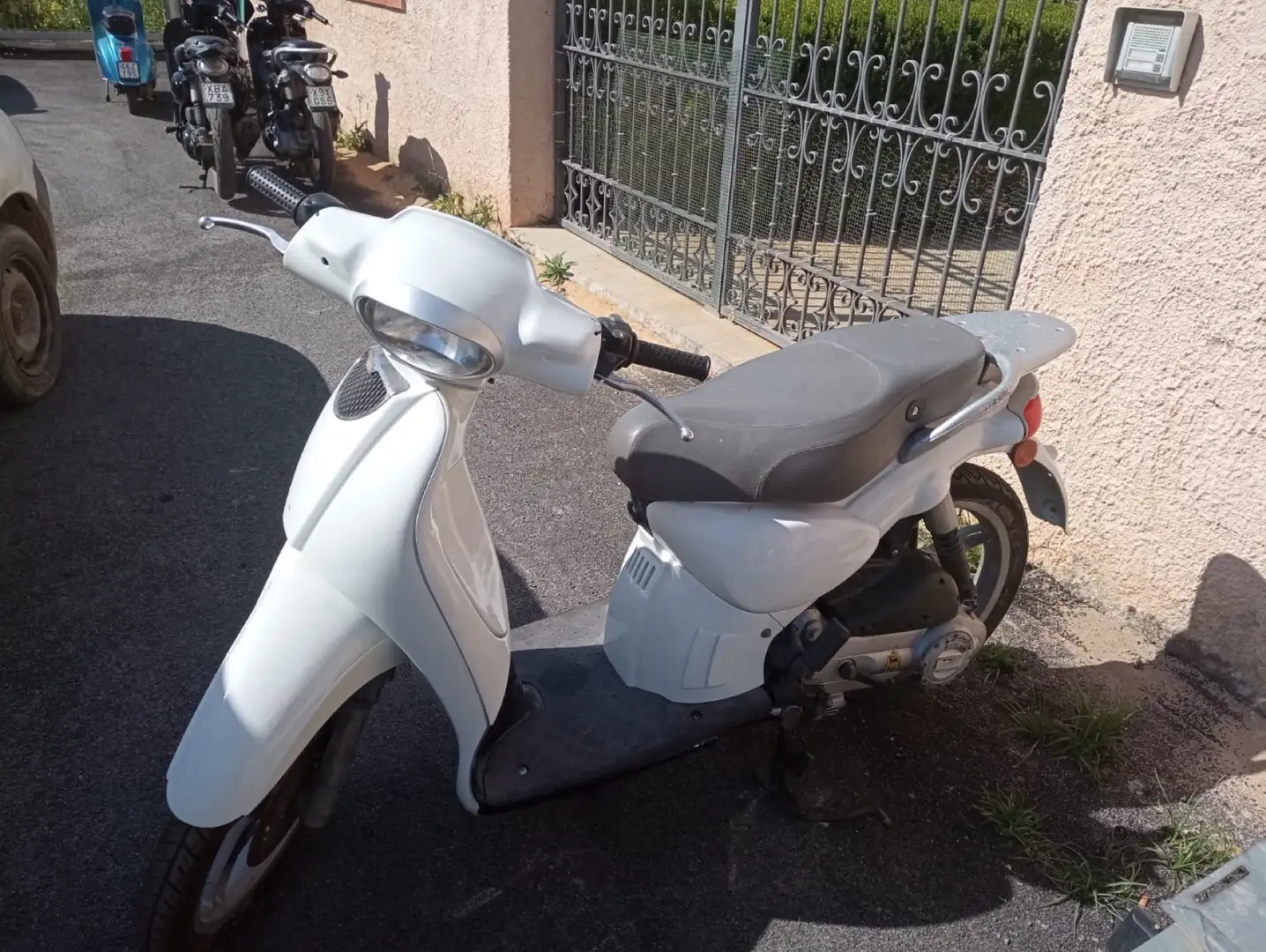 Aprilia Scarabeo 4 tempi 50cc prezzo trattabile - 1