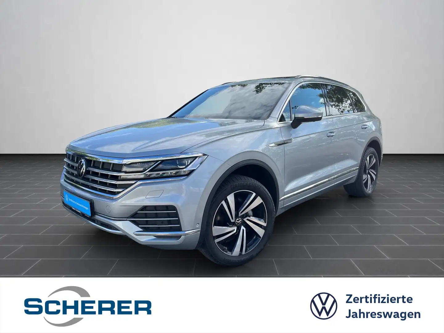 Volkswagen Touareg 3.0 TDI Elegance AHK+Pano+Luft+HuD+IQ+St Silber - 1