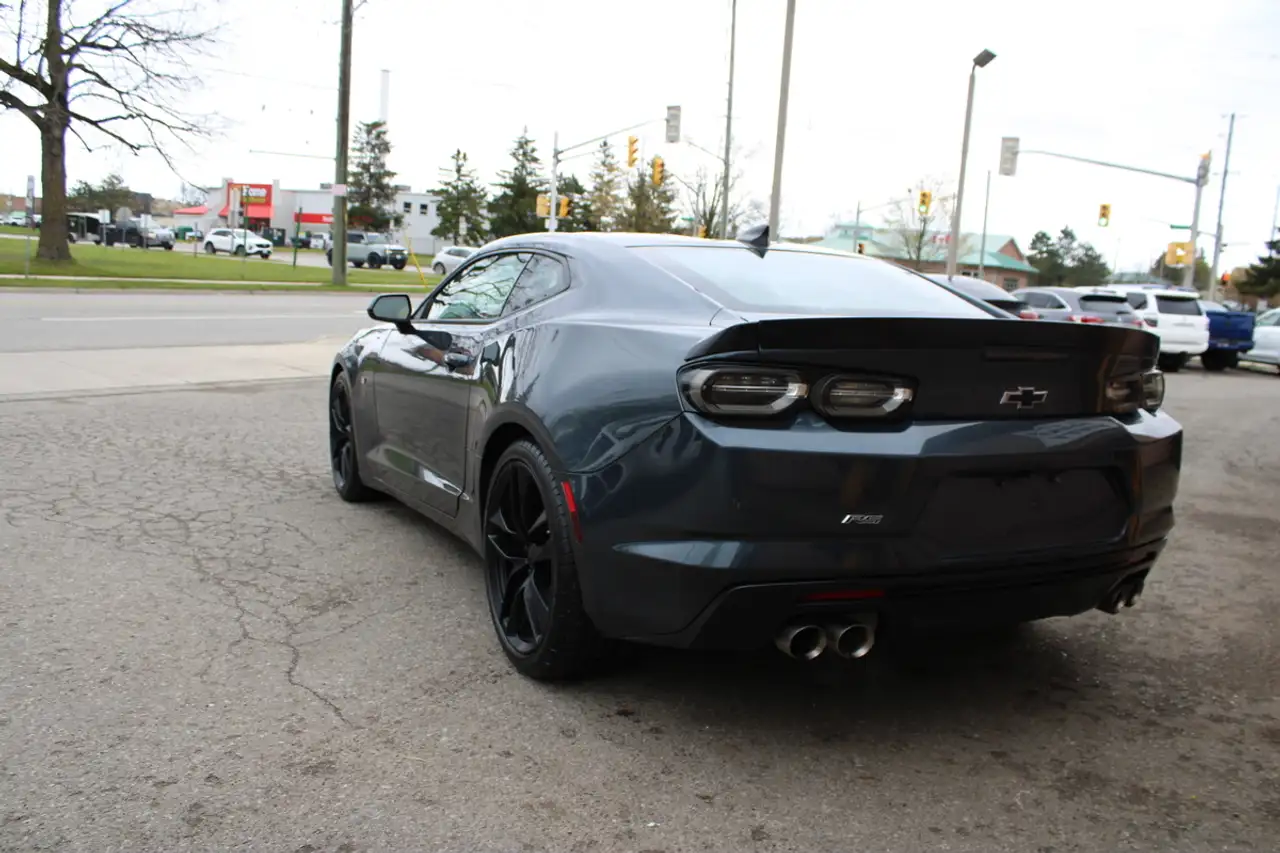 Chevrolet Camaro снимка Chevrolet Camaro
