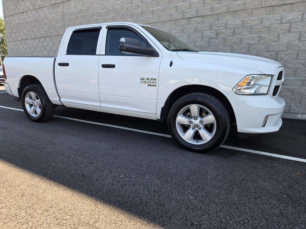 2023 RAM 1500 Express crew cab boite 5.7'' camera recul v6
