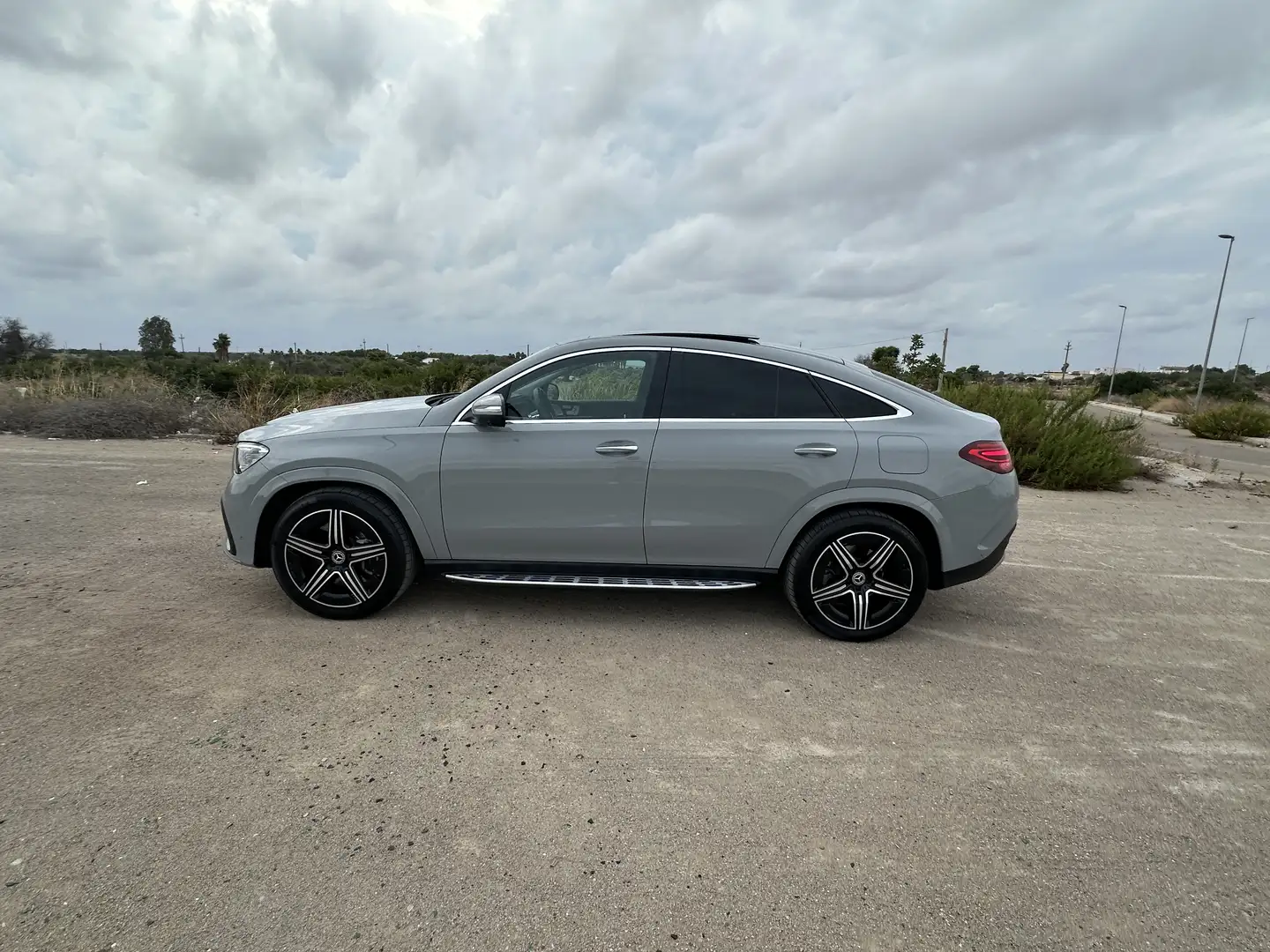 Mercedes-Benz GLE 350 premium amg - 1