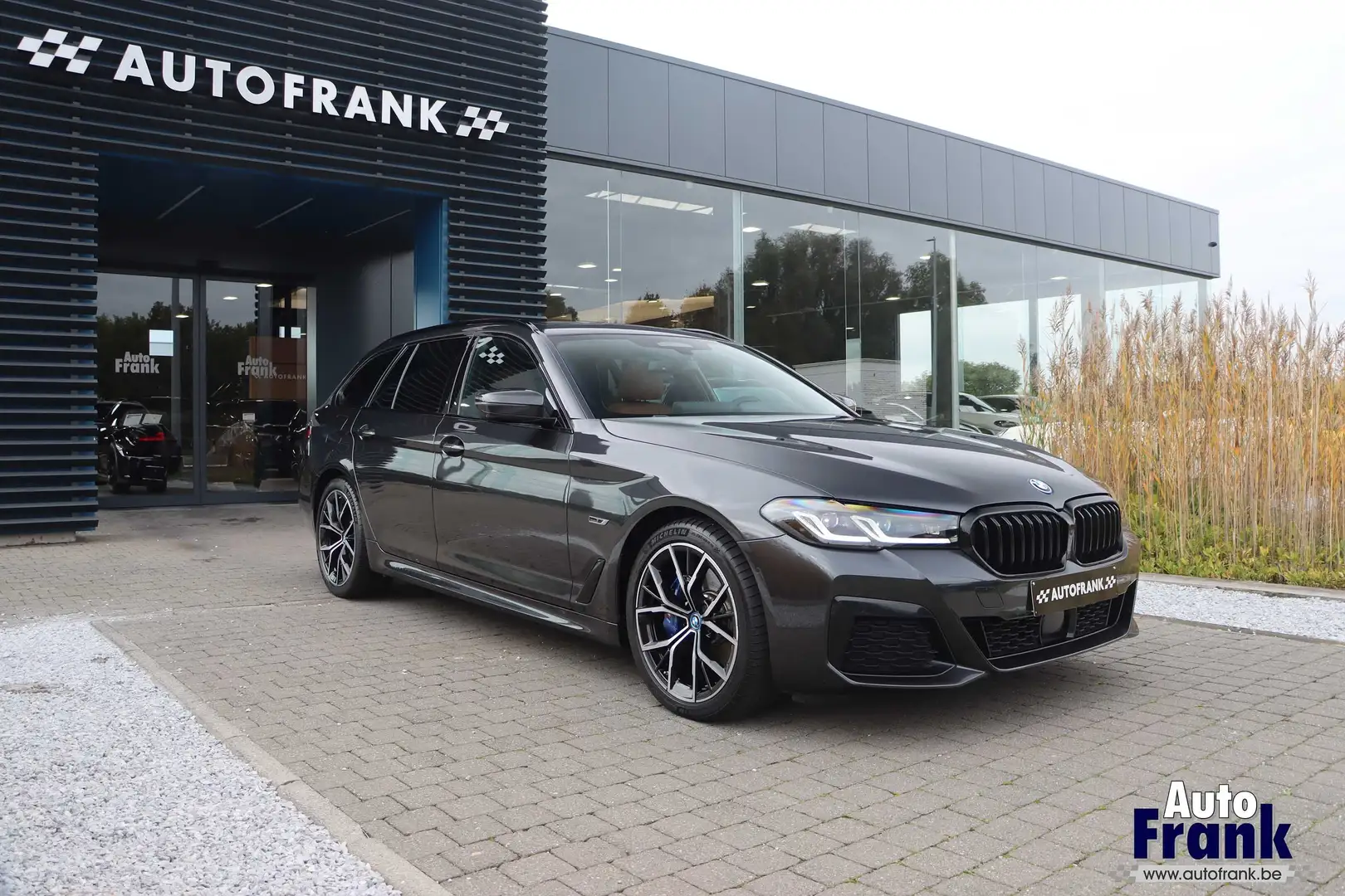 BMW 530 E / BREAK / M-SPORT / DRIV PRO / 360CAM / TREHAAK Grijs - 1