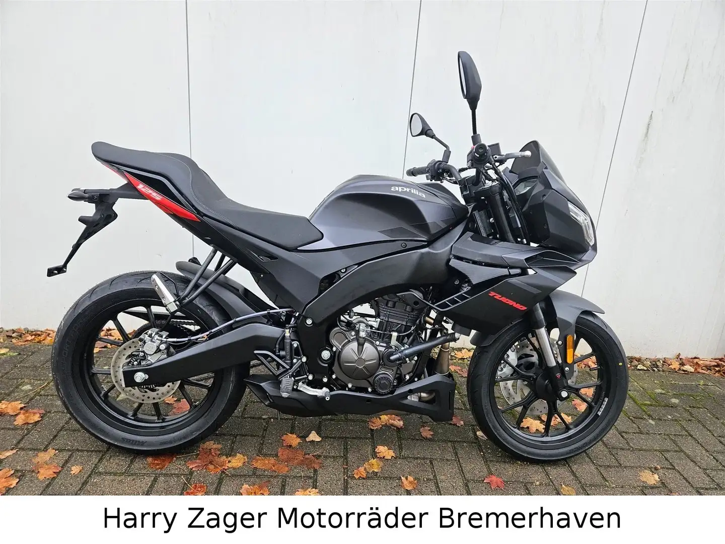 Aprilia Tuono 125 sofort lieferbar! Vom Schwarz - 1