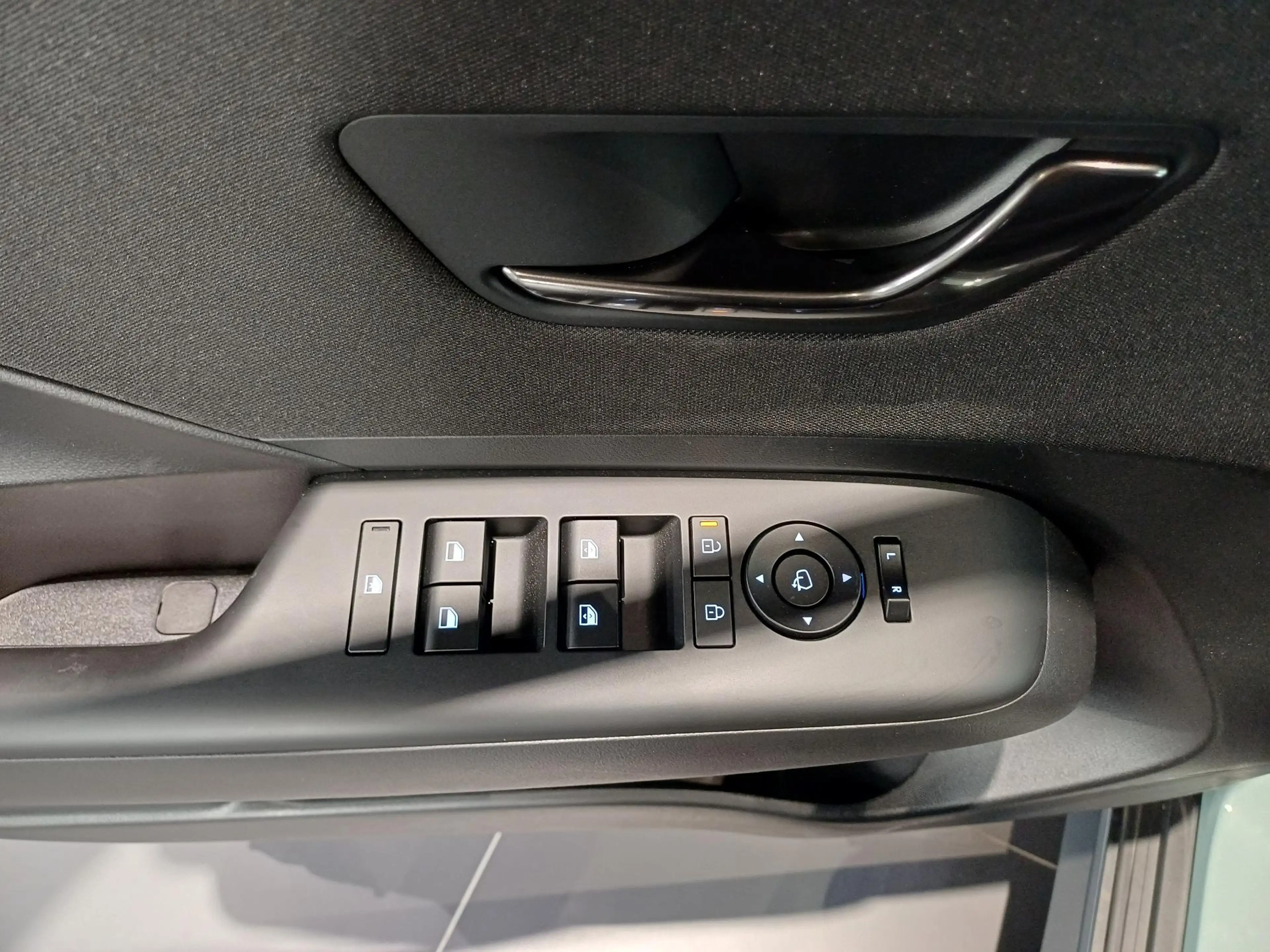 Hyundai KONA 1.6 T-GDI Feel N Line HEV 7-DCT — photo 14