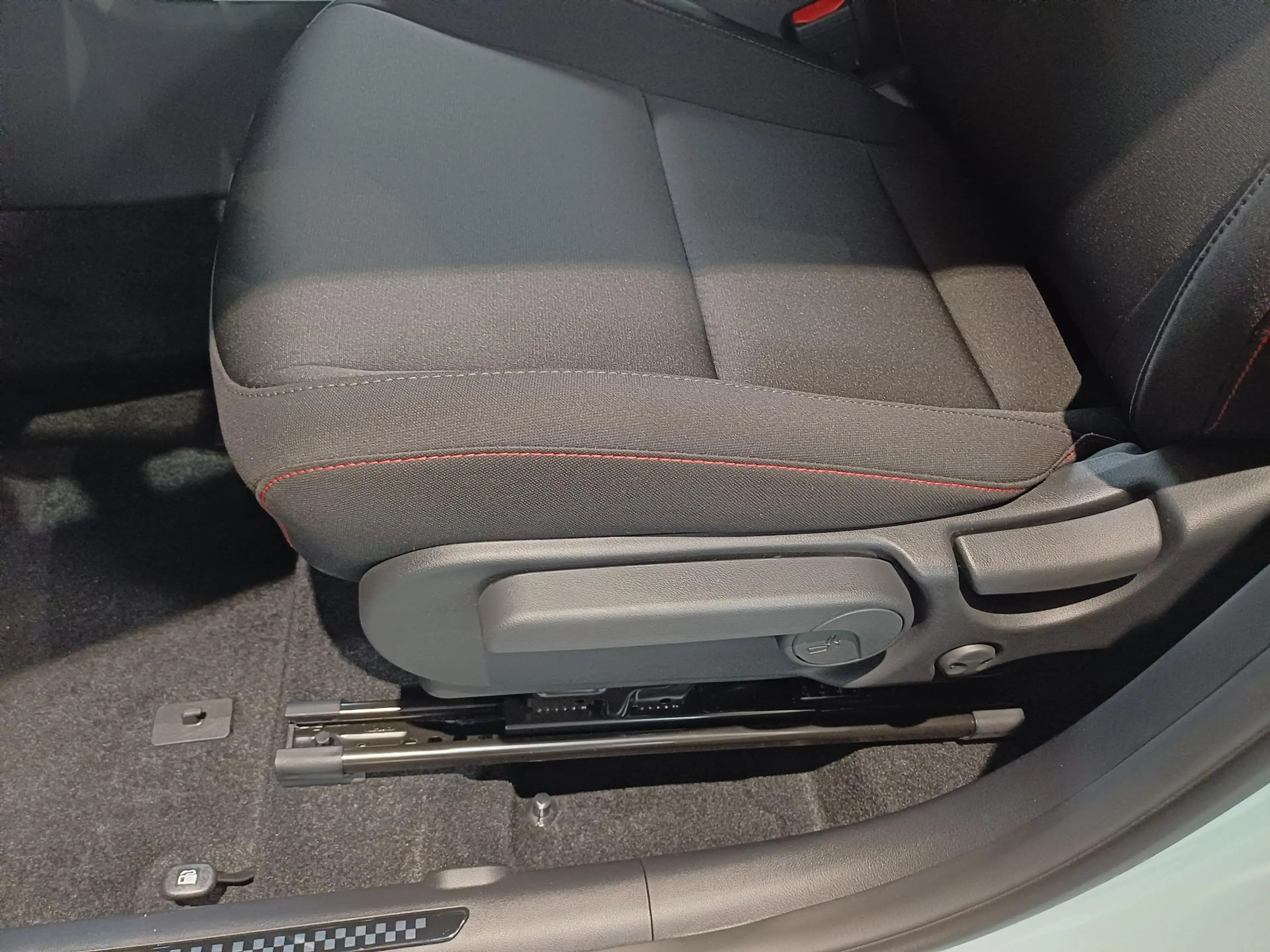 Hyundai KONA 1.6 T-GDI Feel N Line HEV 7-DCT — photo 15