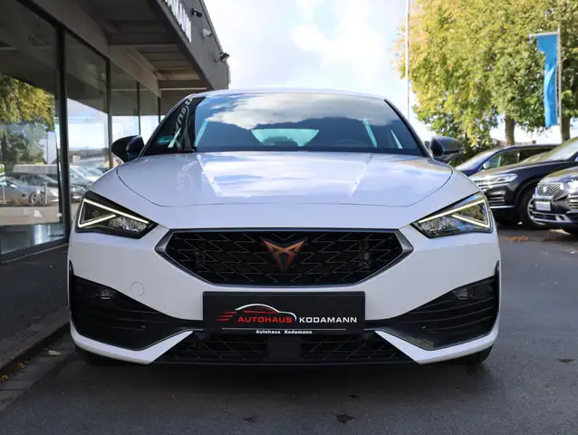 Cupra Leon view 3