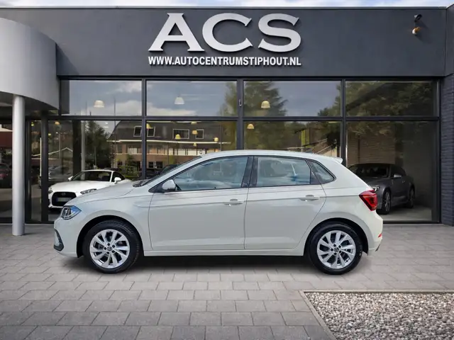 Volkswagen Polo view 5