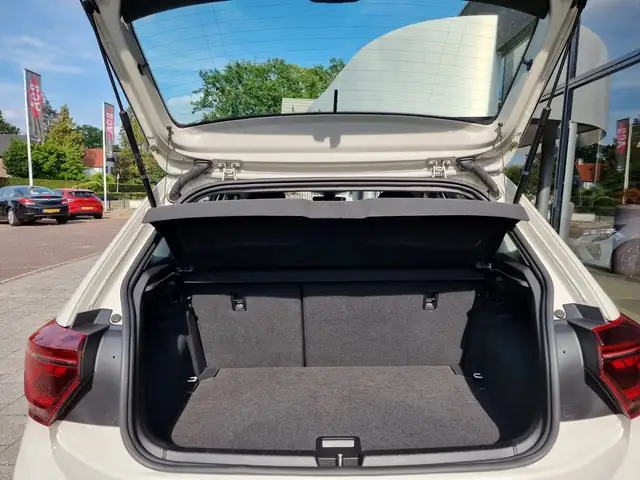 Volkswagen Polo view 10