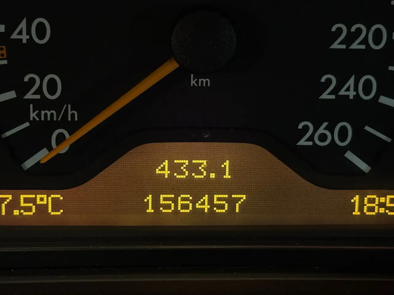 Mercedes-Benz E 320 T/3.2 V6 224PS/AVANTGARDE/18"RH/R+H FEDERN, foto 3
