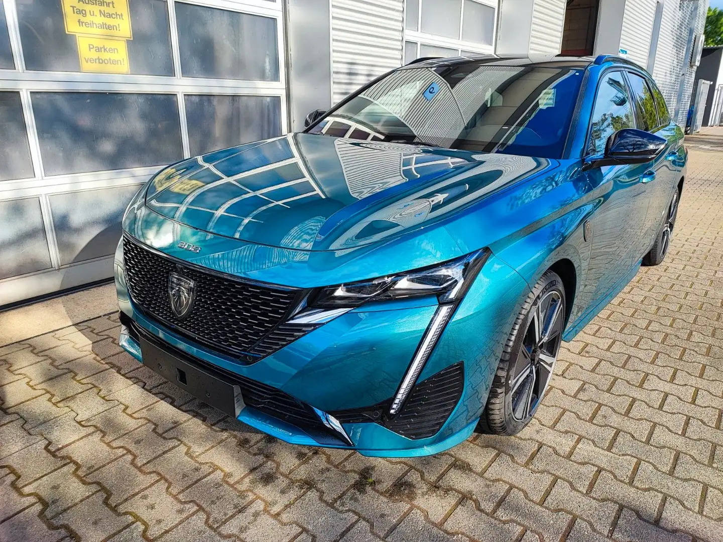 Peugeot 308 SW GT 1,2 PureTech 130 EAT8 Blau - 1