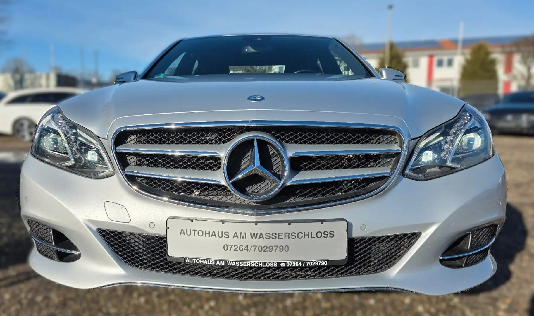 Mercedes-Benz E 300 CGI Avantgarde*1 Hand*PDC*Tempomat* Silber - 2