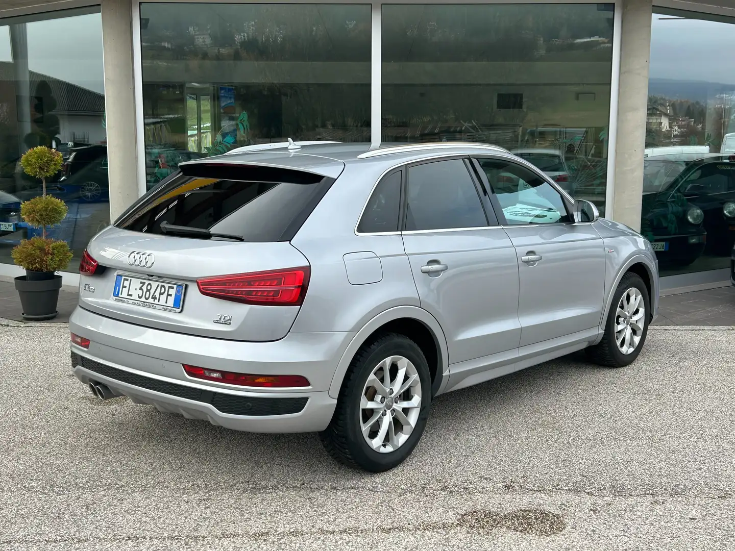 Audi Q3 S-LINE QUATTRO 2.0tdi 150cv S-TRONIC 4x4 Grigio - 2