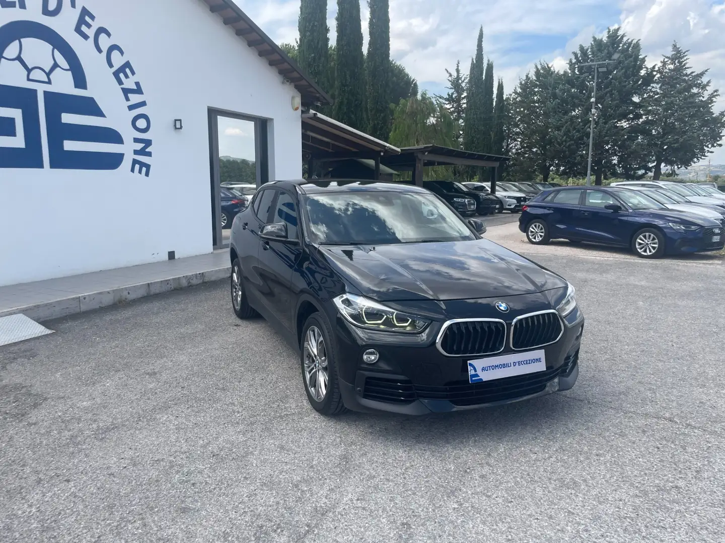 BMW X2 X2 sDrive18d Advantage Zwart - 2